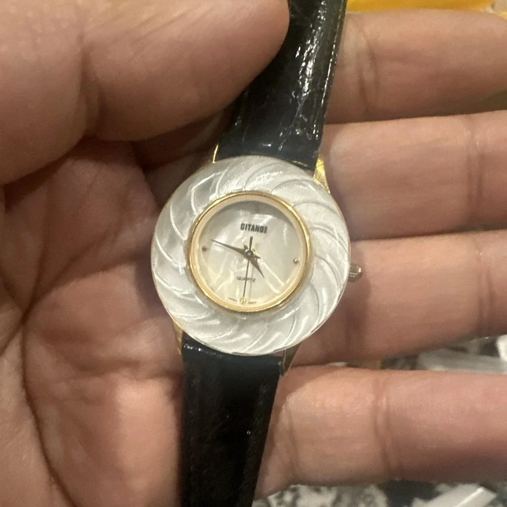Works GITANO Fancy Dial 28mm Leather Quartz Analog Women's Watch New Battery 6.5